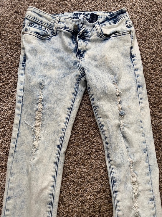 Denim - Acid Wash Distressed Skinny Jeans